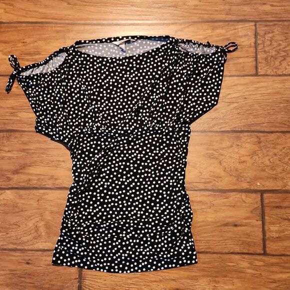 Speechless women's medium black white polka dot cold shoulders top - Picture 1 of 5